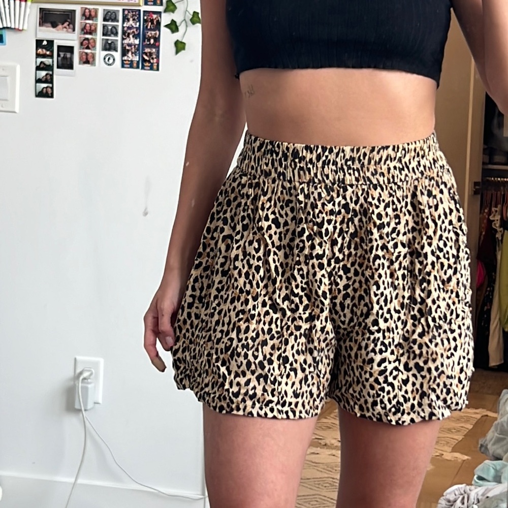 small leopard flowyvshorts